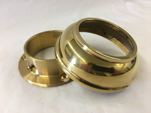 Polished Brass Mounting Flange With Cover (1-1/2in)