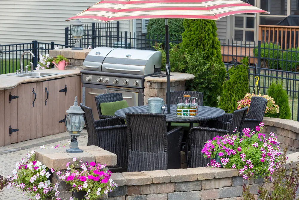 Classic outdoor kitchen and dining — Outdoor Kitchens by Cross Creek