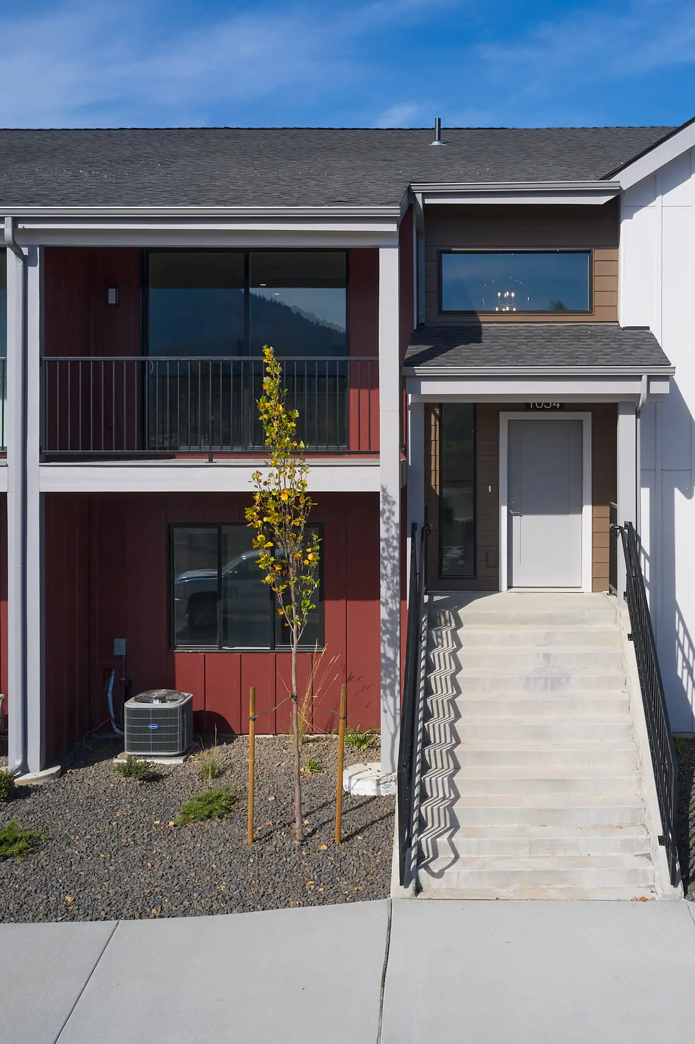 1034 E RAILROAD (GARDEN MIDDLE)