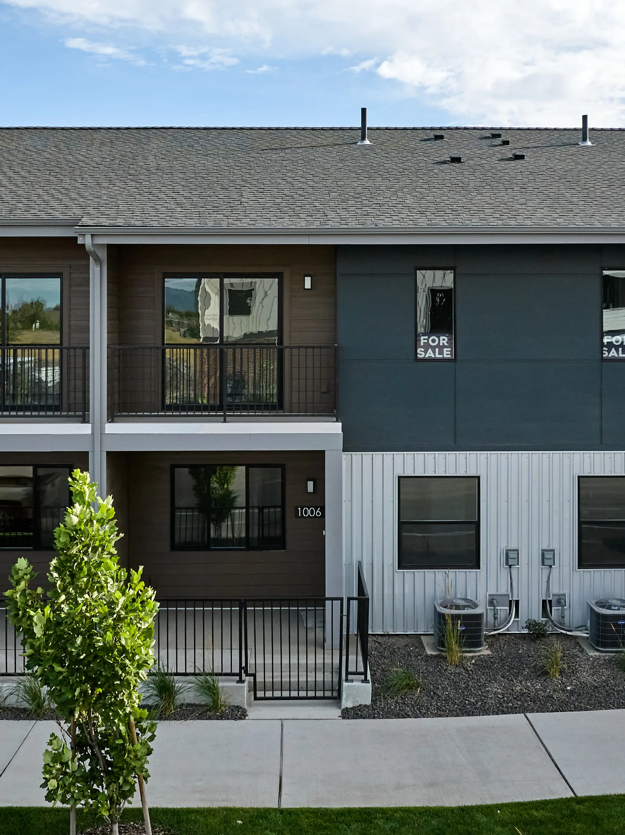 1006 E 4th Ave (Ridge Middle)