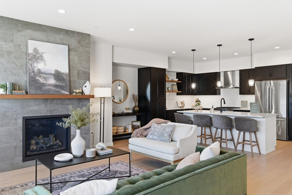 1035 E Railroad Ave (vista middle)