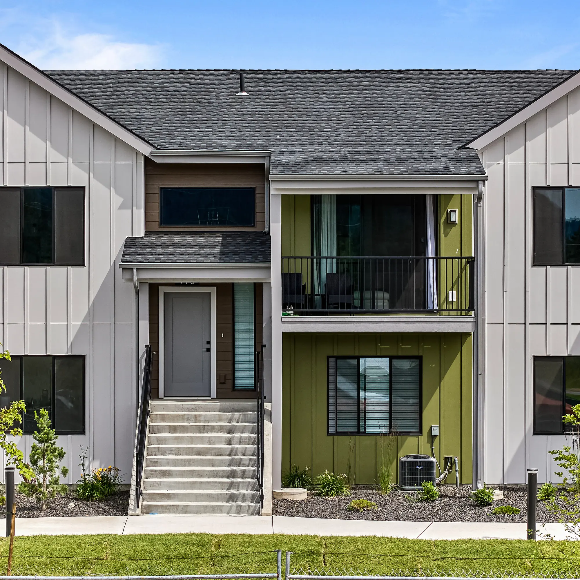 1227 E Millworx Loop (Garden Middle) *New Construction*