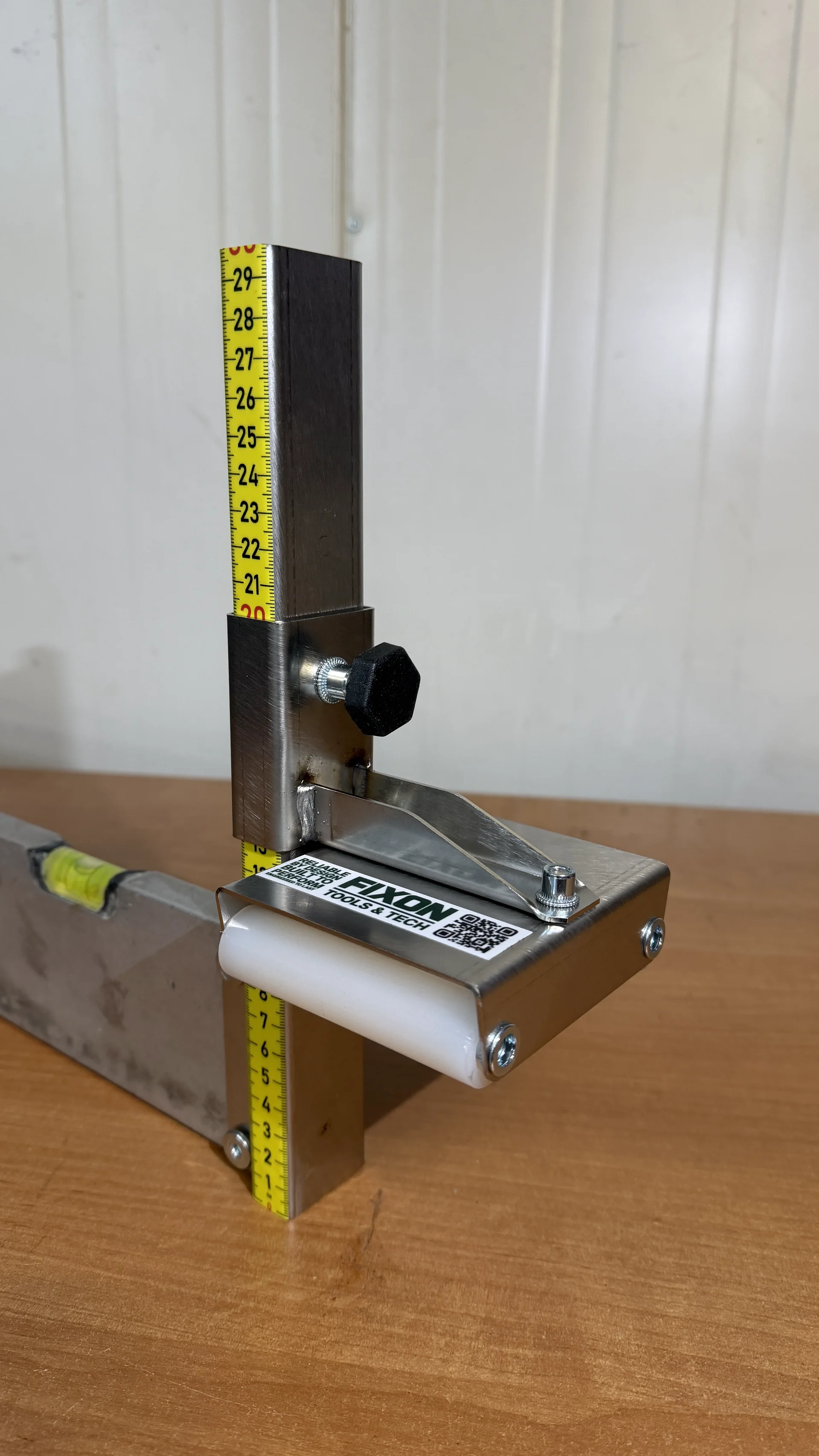 FlatFix DUO Profesjonalna nasadka do poziomicy z podwójnym systemem rolek 4