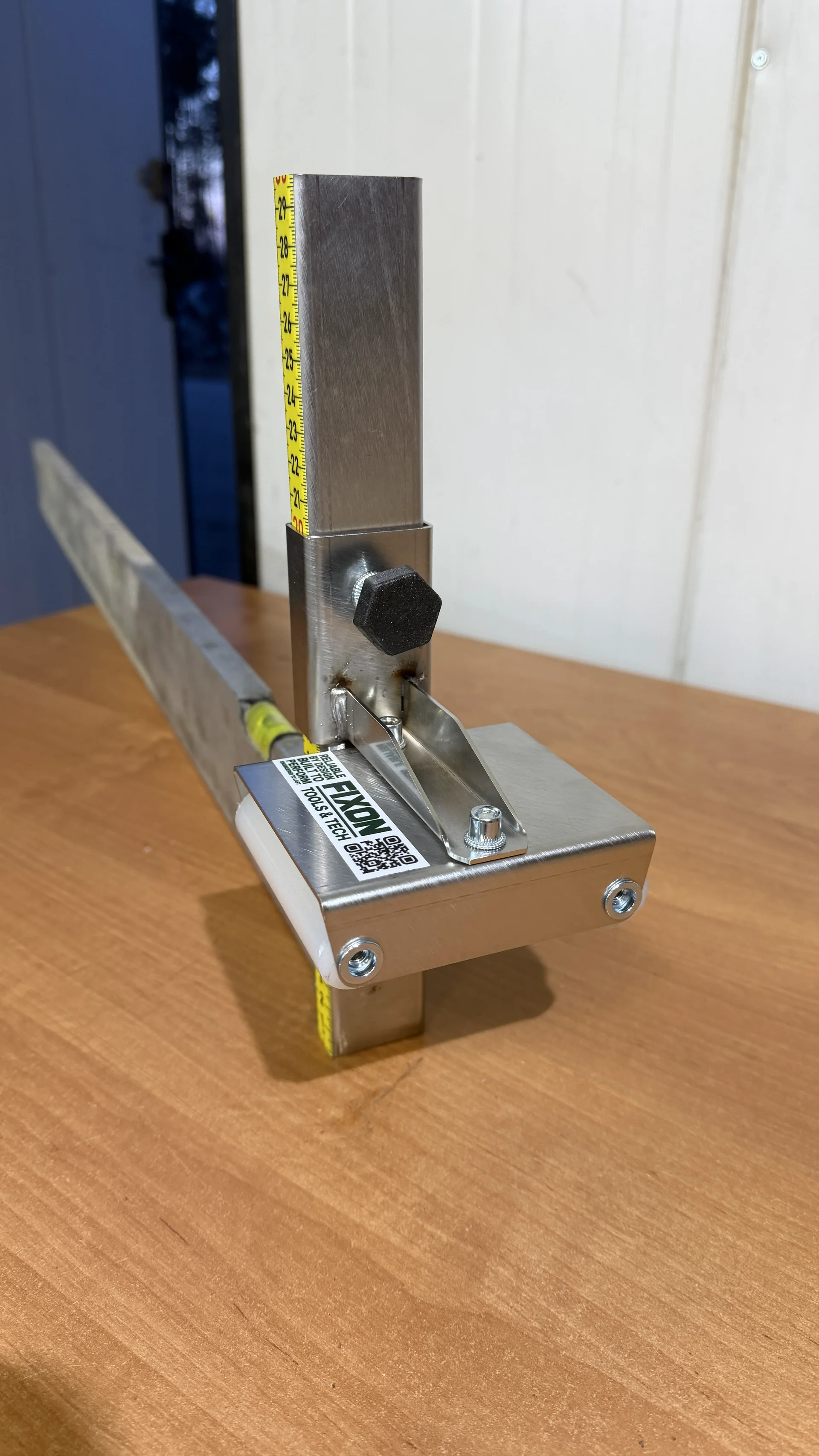 FlatFix DUO Profesjonalna nasadka do poziomicy z podwójnym systemem rolek 2