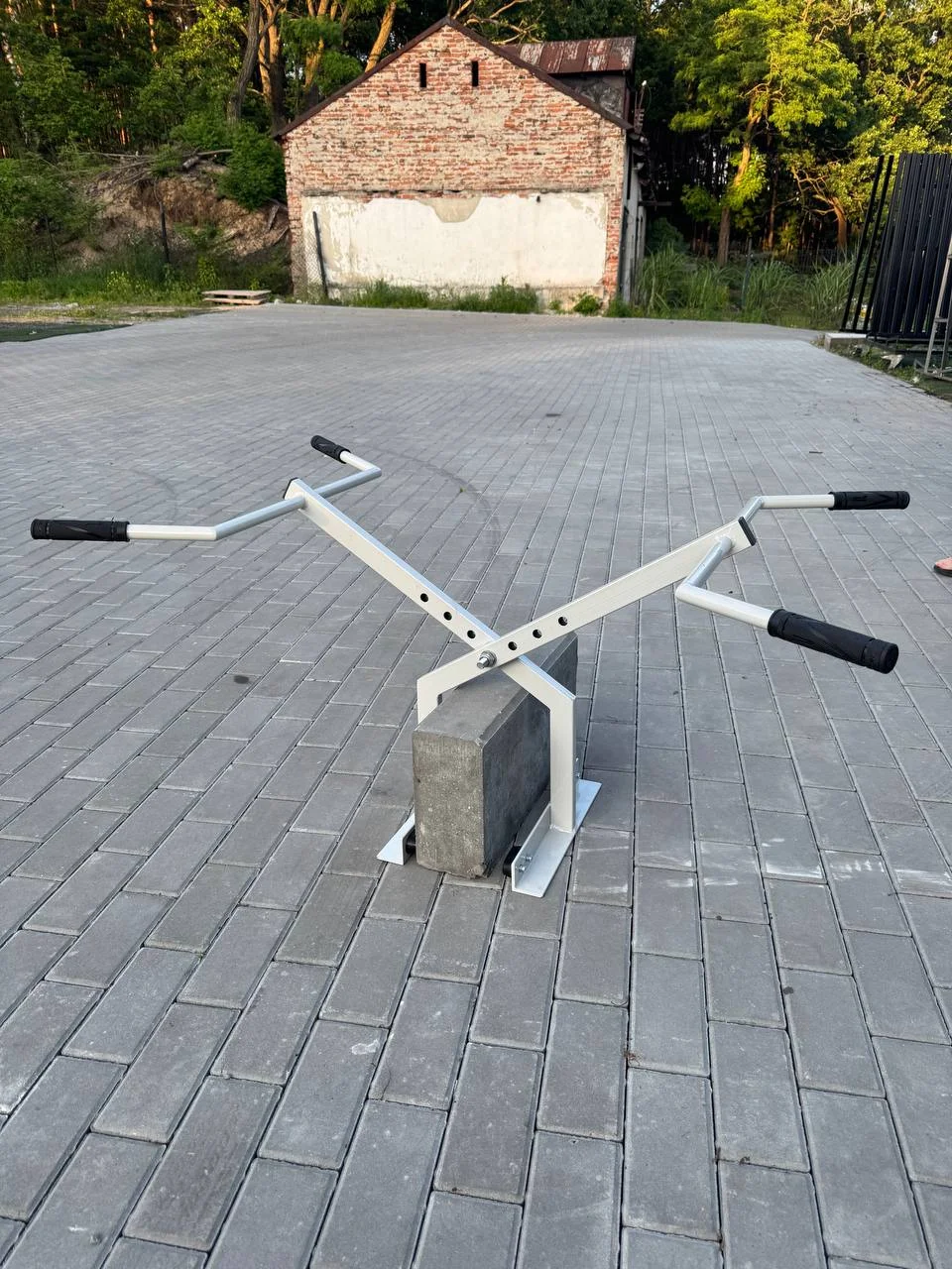 HandLift – uniwersalny chwytak brukarski 2