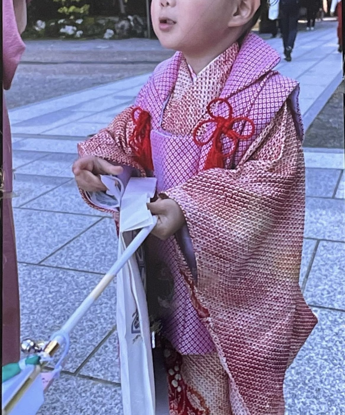 お嫁入りにご用意、七五三、入卒業式、成人式のお着物ご用意出来ます。
お着物に関わる件でご相談等承ります。
お手入れ、お直し、不要になった場合、
お悩みに寄り添わせて下さいませ。
レンタル、引き取り業務も行なっております。