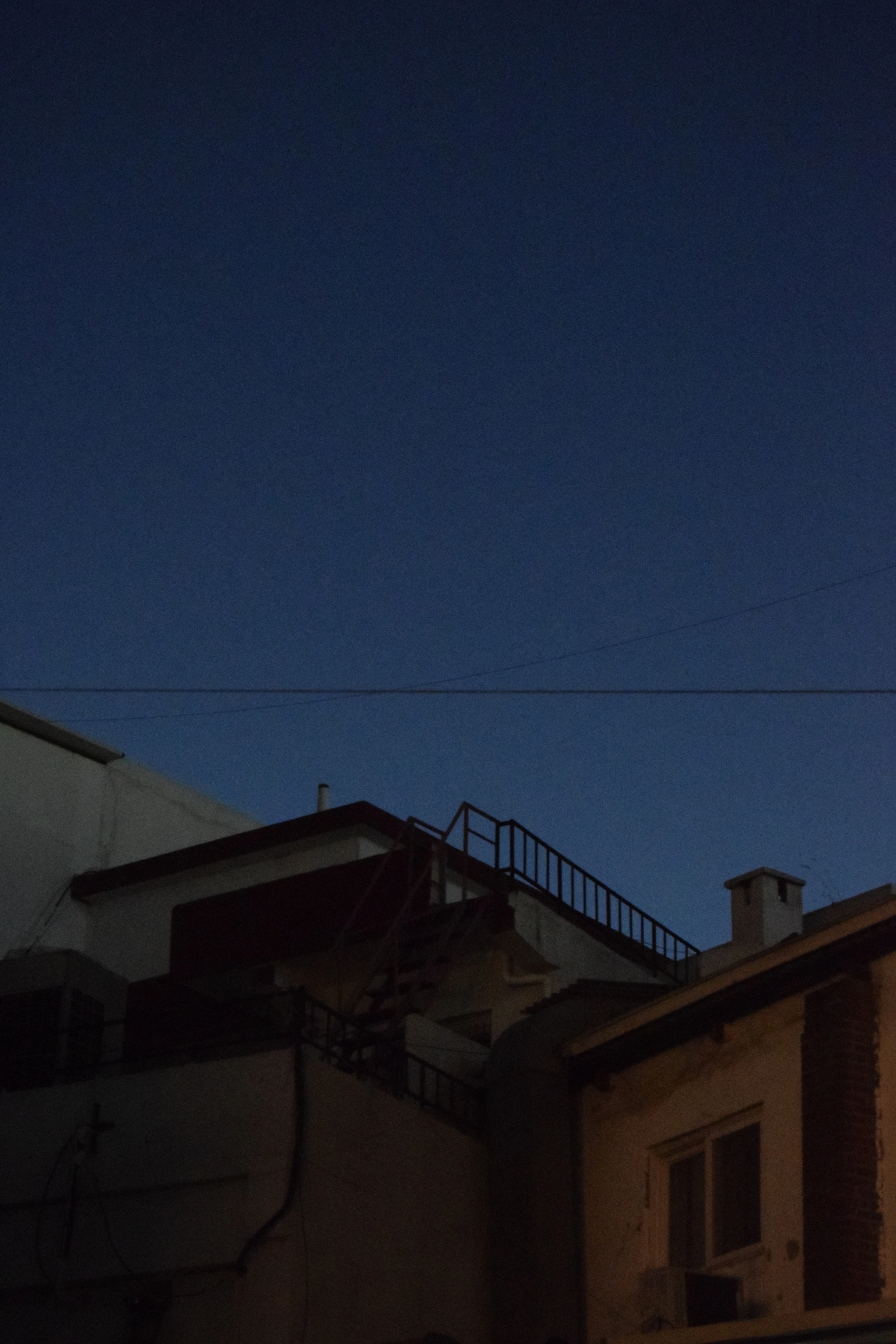 나는 높고 파란 하늘을 꿈꾸기 시작했다.