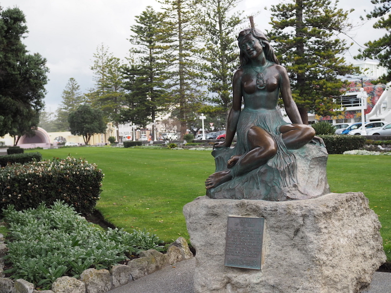 Pania of The Reef Statue