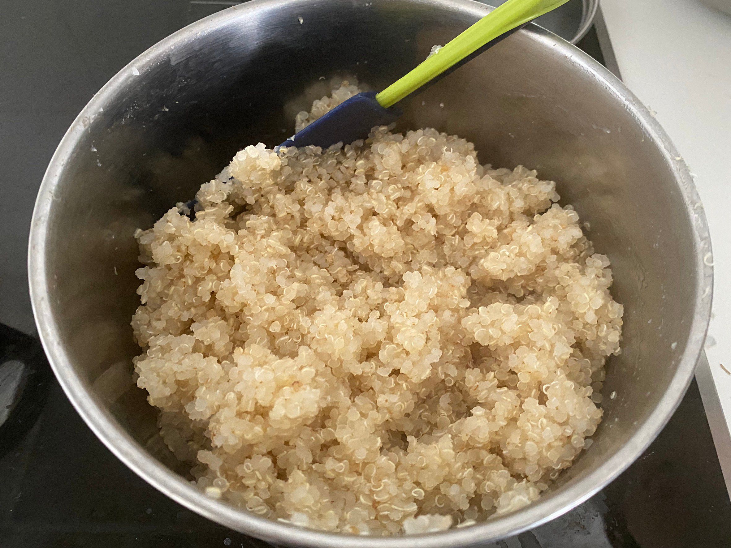 Very easy! 【How to cook Quinoa in a pan】