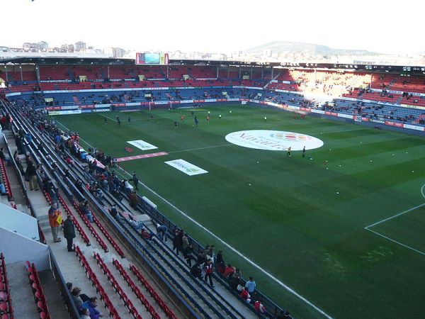 Estadio El Sadar, Iruñea, Spain