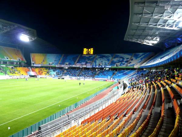 Suwon World Cup Stadium, Suwon, South-Korea