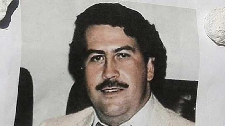 El Fin de una Era: La Muerte de Pablo Escobar El Fin de una Era: La Muerte de Pablo Escobar
