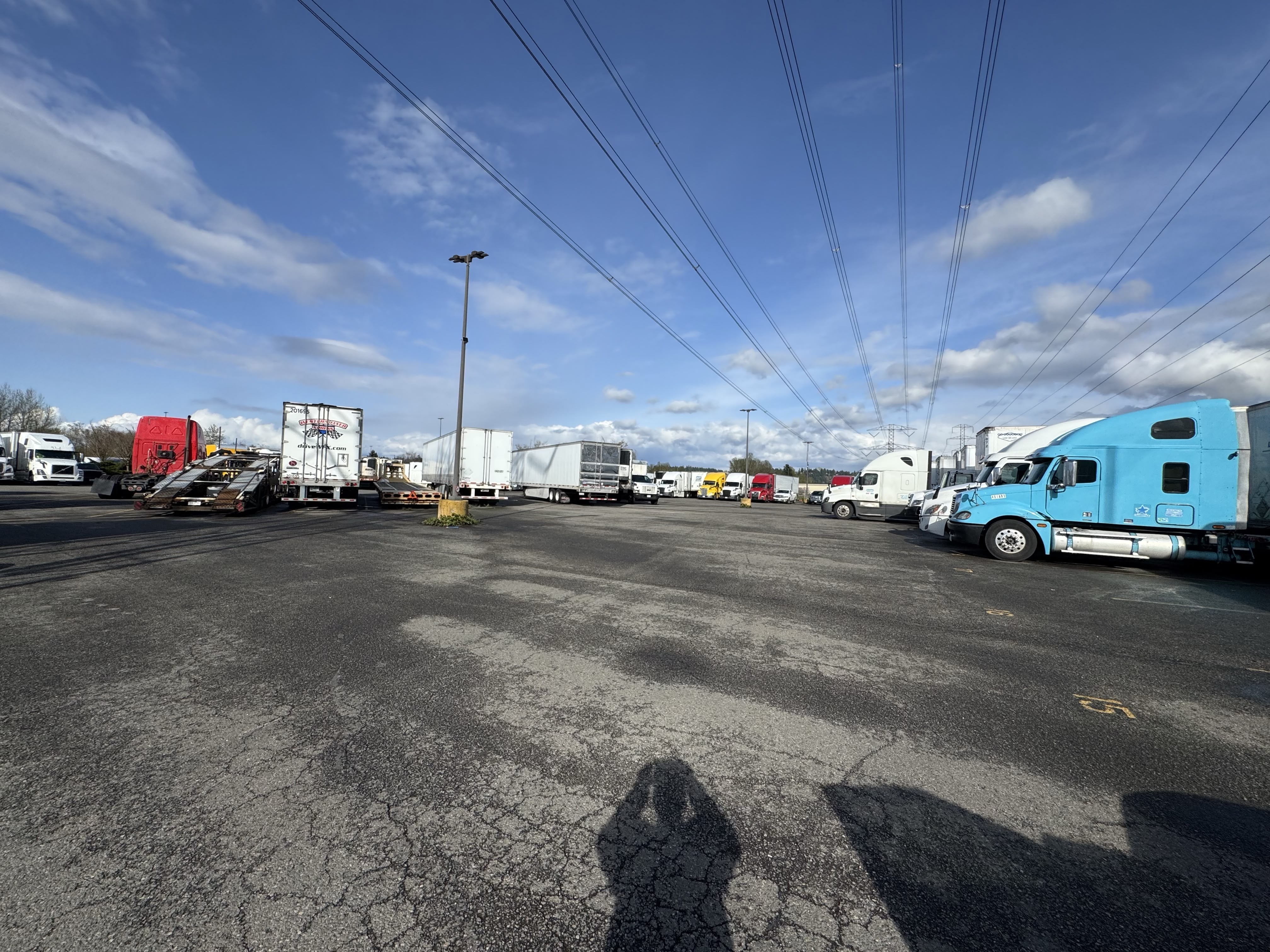 Truck & Trailer Parking Sacramento – Power Inn Rd | Gated & Lighted Yard