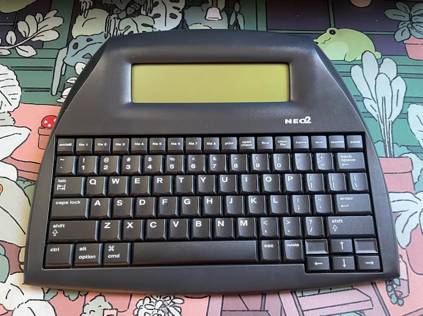 overhead shot of neo2 electric keyboard