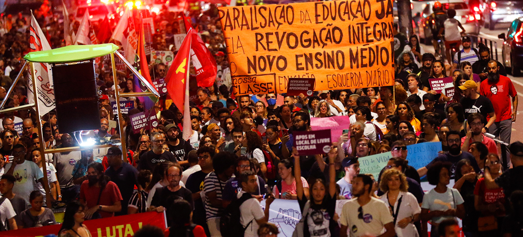 Manifestação contra o novo ensino médio em São Paulo