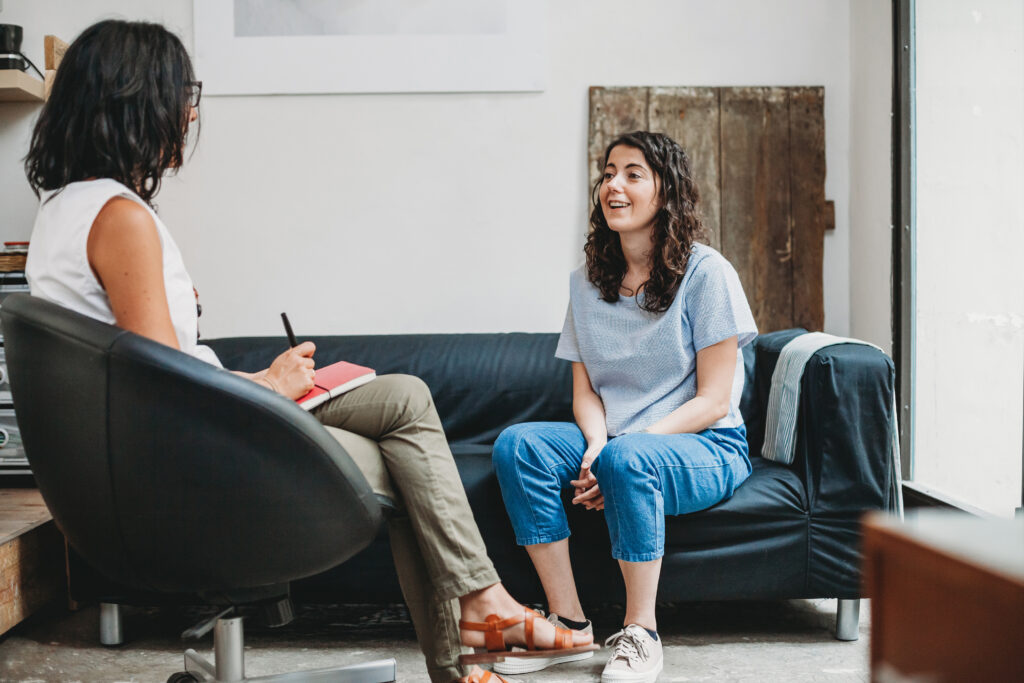 psicóloga e paciente em sessão de psicoterapia