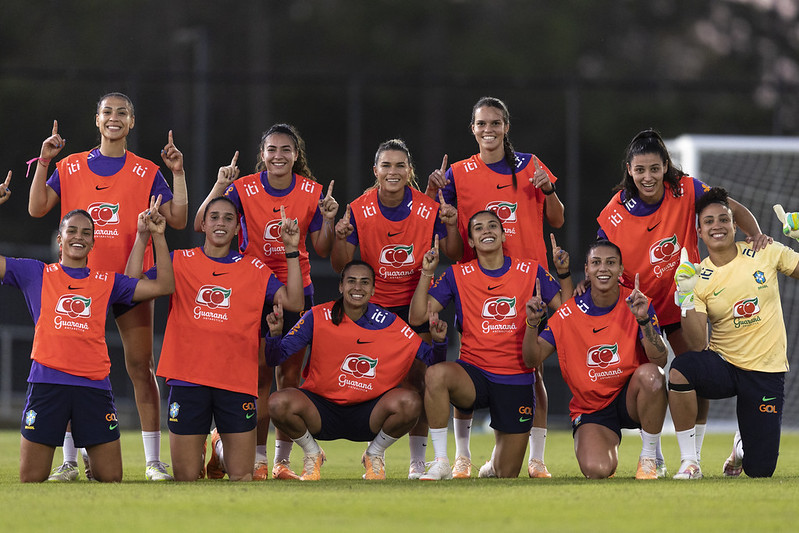 Mulheres no esporte: primeiro treino da seleção feminina principal em Brisbane, Austrália