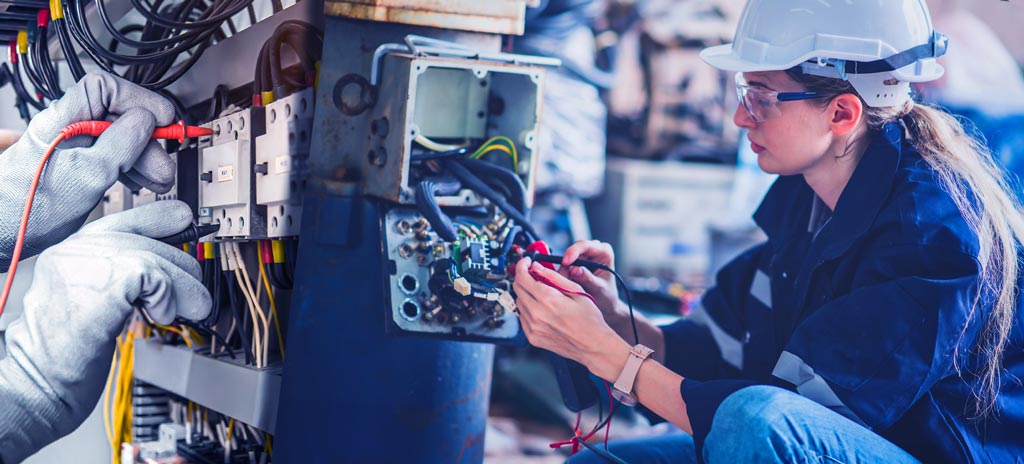 Descubra como é o curso e o que faz o profissional de Engenharia Elétrica