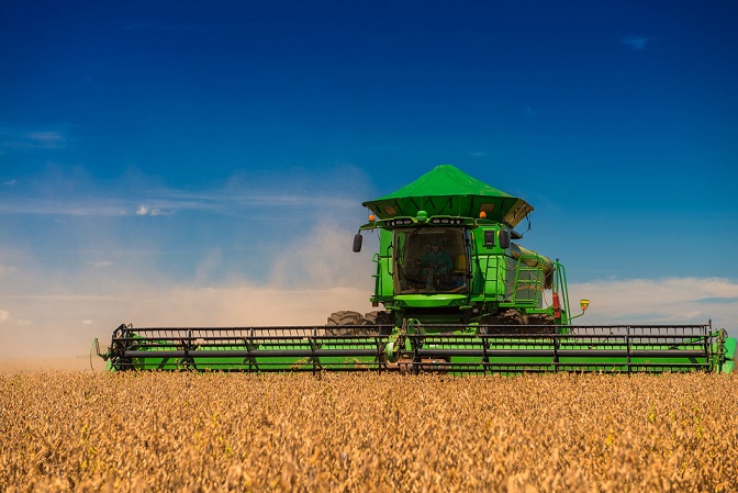 Colheita de soja no Brasil - agropecuária