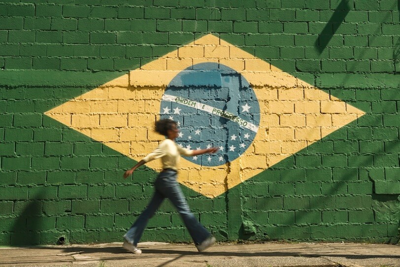 Temas de redação Enem - A Constituição Cidadã (1988) diz que todo brasileiro tem assegurado os seus direitos civis, políticos e sociais