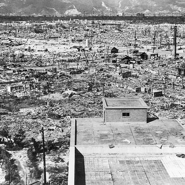 Vista do topo do Hospital da Cruz Vermelha, em Hiroshima após bombardeio - pós Segunda Guerra Mundial