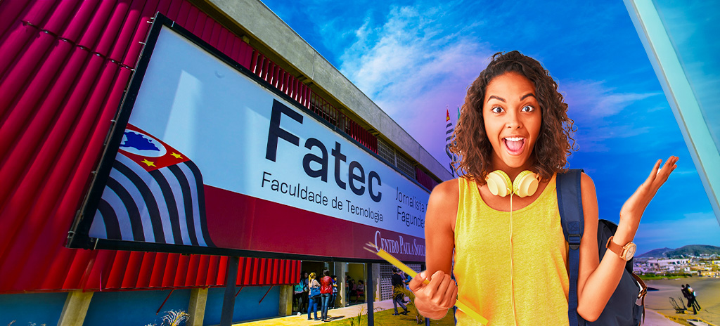 Imagem de estudante animada em frente ao prédio da Fatec Bragança Paulista, após ser aprovada no vestibular da Fatec