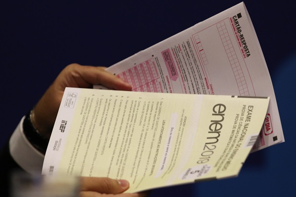 Provas do Enem de anos anteriores. Cadernos rosa e amarelo do Enem 2019