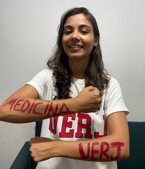 Vanessa Demillecamps Lima Cunha, aluna do Aprova Total aprovada em Medicina na UERJ