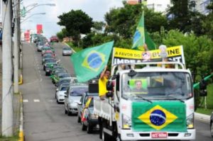 Vídeos do dia. Deputados. Racista e contagem de emas