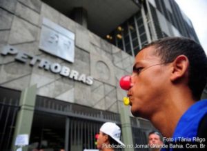 A boa governança das estatais levando 1 facada?