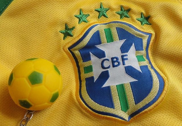 Camisa da seleção brasileira terá homenagem a Pelé em amistoso contra  Marrocos