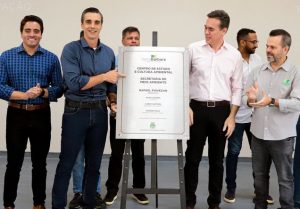 Com Andia, Piovezan entrega 2 obras