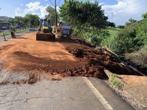 Prefeitura reconstrói talude na avenida São Jerônimo