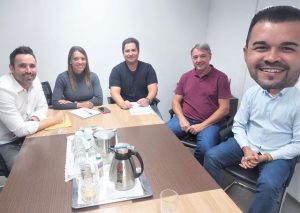 Leco e Dourado discutem estímulo ao cooperativismo