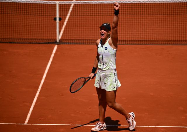 Bia Haddad Maia faz história, vence tunisiana e está na semifinal de Roland  Garros