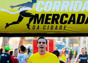 Piovezan na corrida do Mercadão e entrega nova rua Croácia 