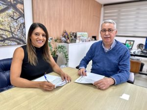 Secretária Simone Bruno e prefeito Chico Sardelli (2)