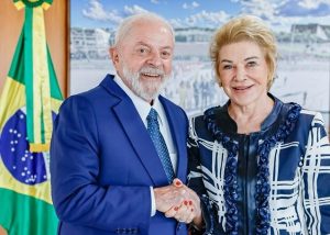 Bolsonaristas pregam boicote a Azul por suposta homenagem a Lula