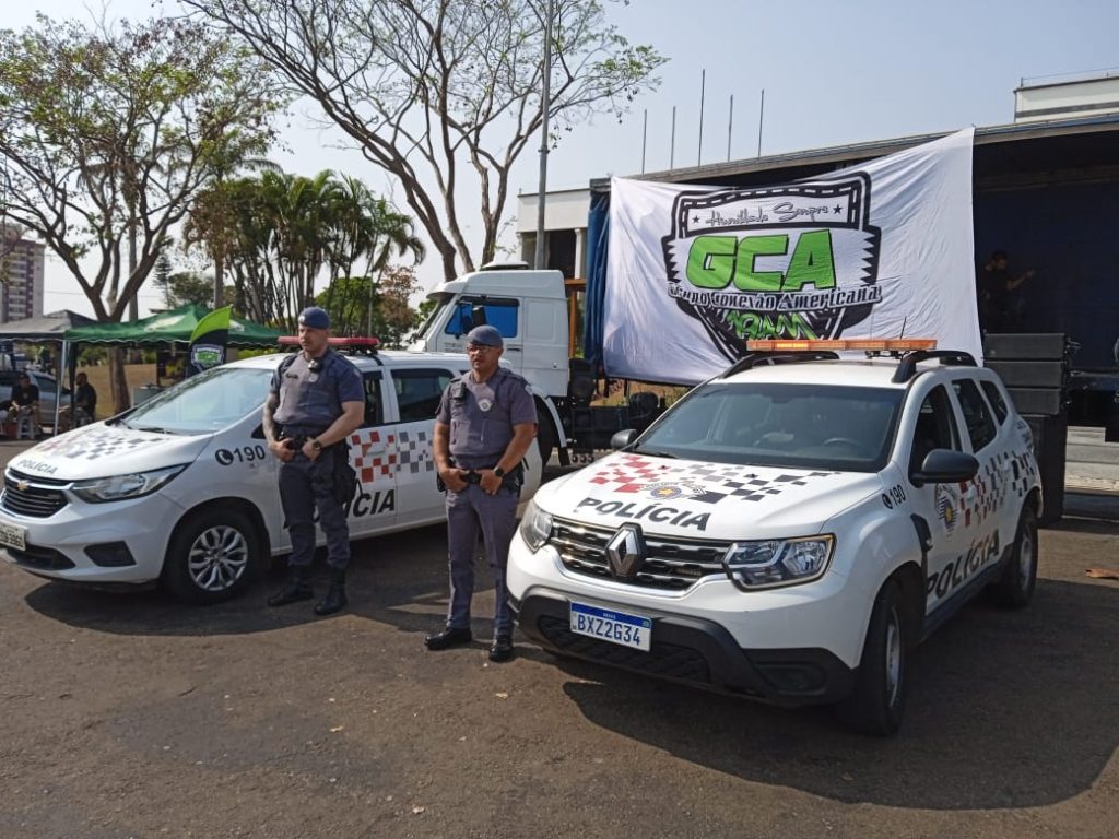 Mais de 100 caminhões passaram pelo Encontro de Caminhoneiros em NO