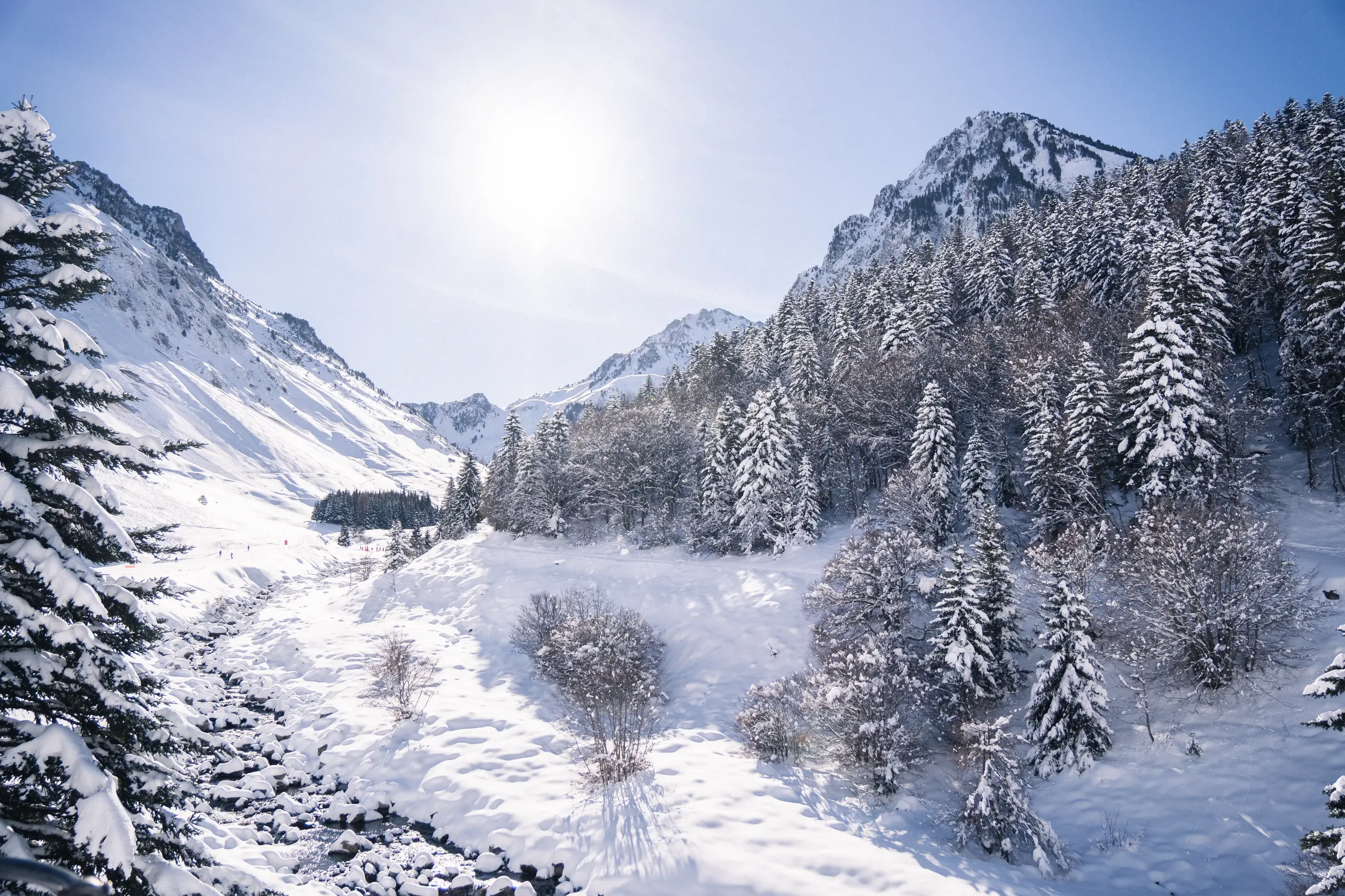 Vallée de Barèges enneigée