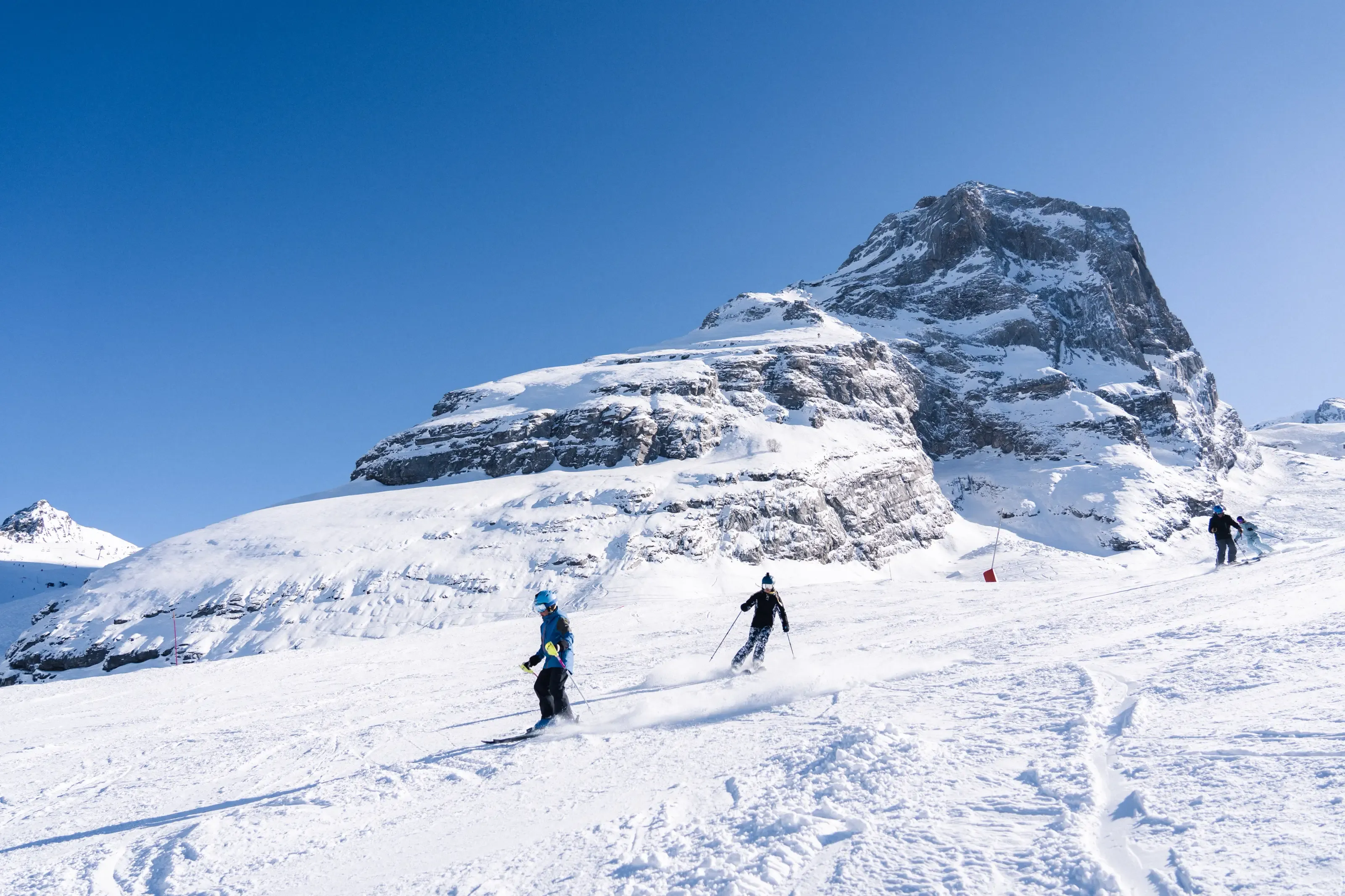 Deux enfants skient a Gourette