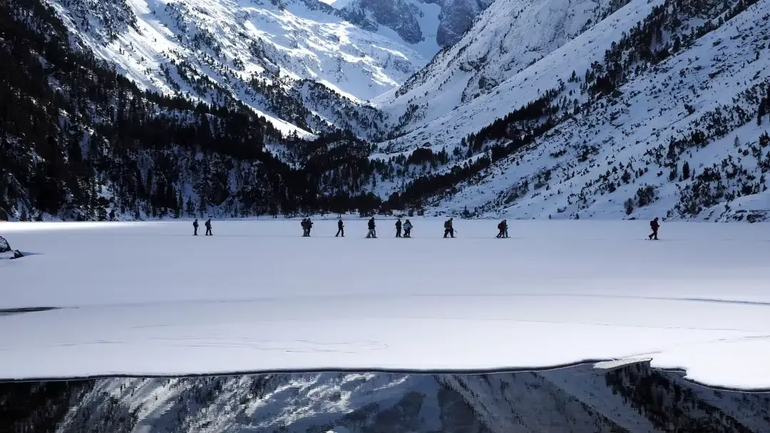 Randonnée en raquettes au lac de Gaube depuis Cauterets.avif