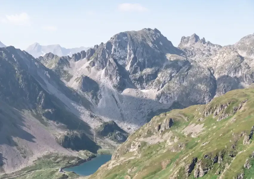 lac ilheou depuis les cretes du lys