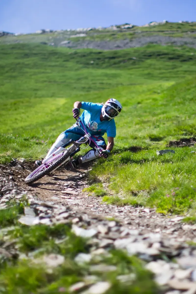 Bike Park Cauterets Lys - Virage relevé dans pierrier