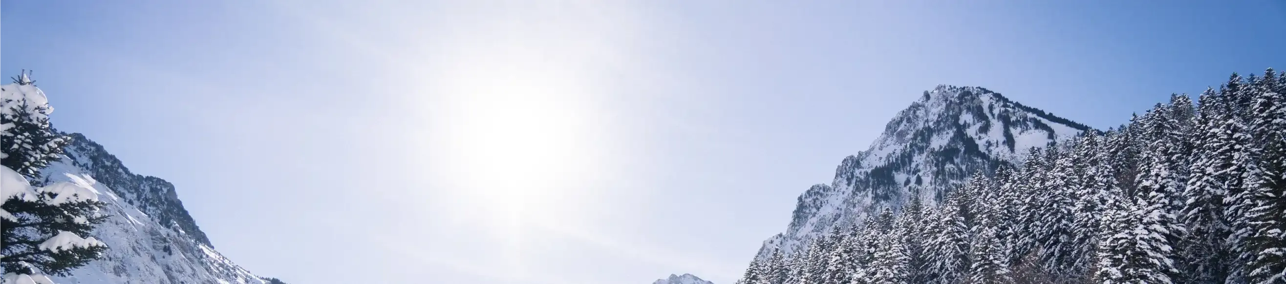 grand tourmalet en saison d'hiver avec le soleil