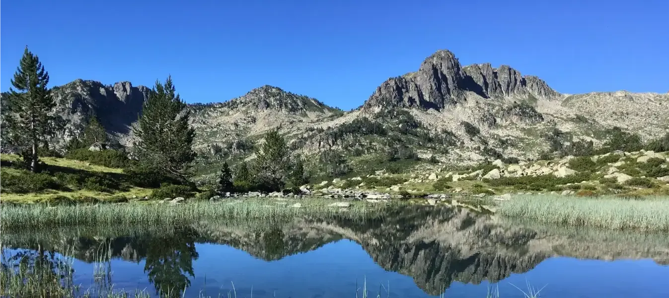 miroir eau dans le lac du neouvielle