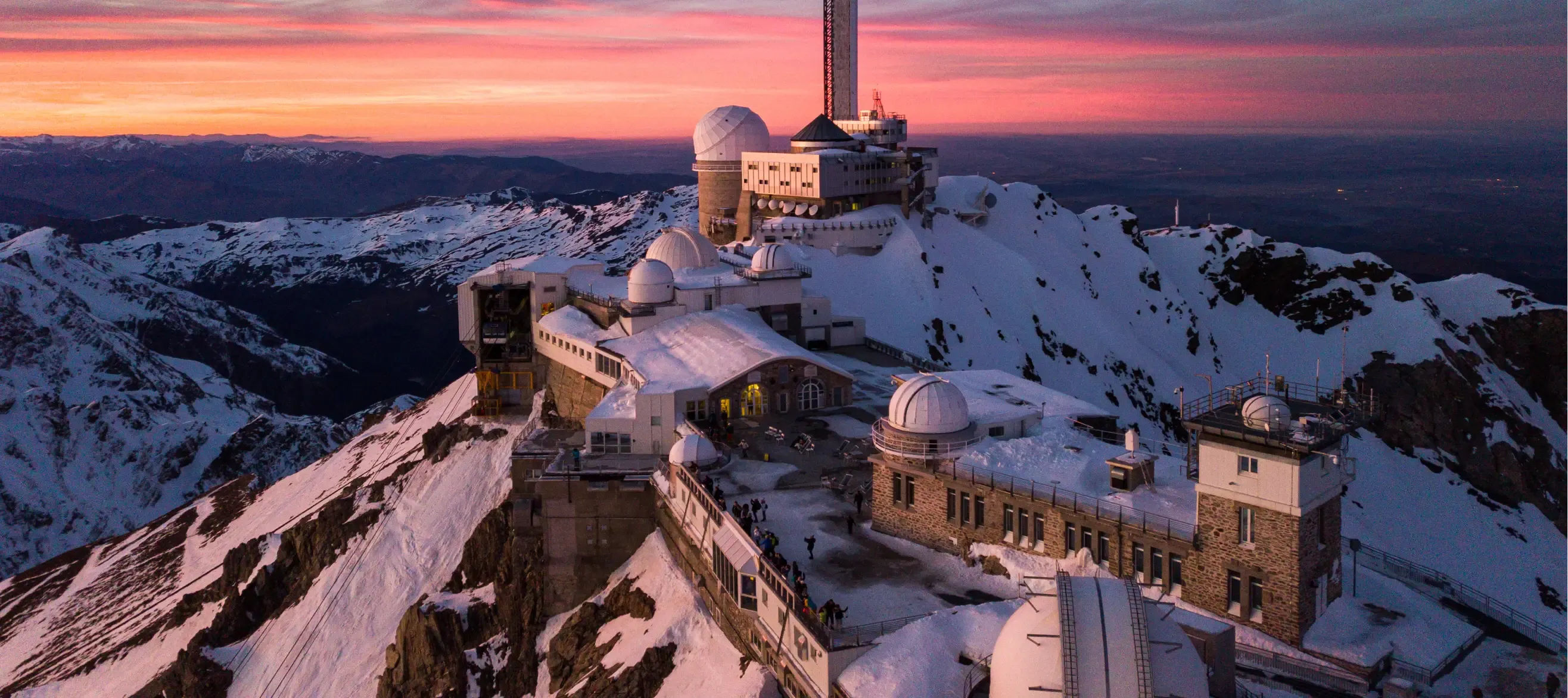 Pic du mid au crépuscule