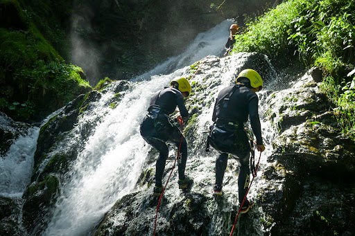 Image de canyon cascade