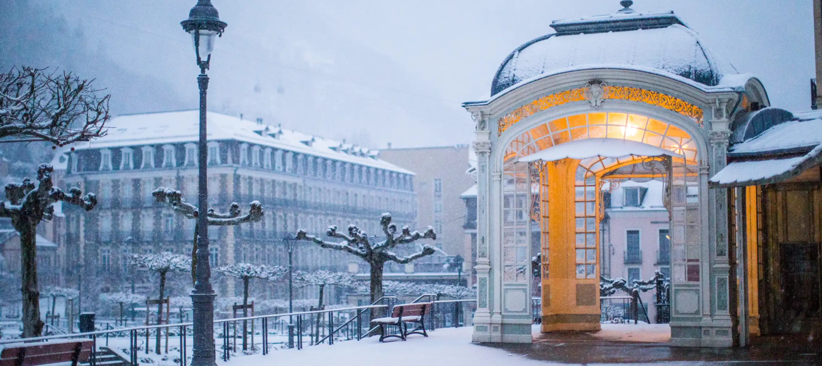 Photo of the snow-covered village of Cauterets