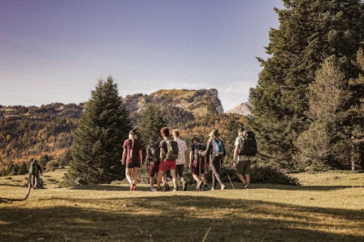Image de groupe de marche